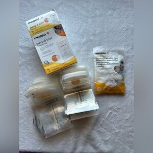 Medela Clear Breast Milk Storage Bags with Yellow Accents